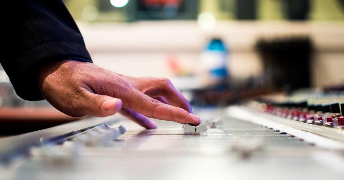 Integrating Email and Social Media: A Multi-Channel Approach