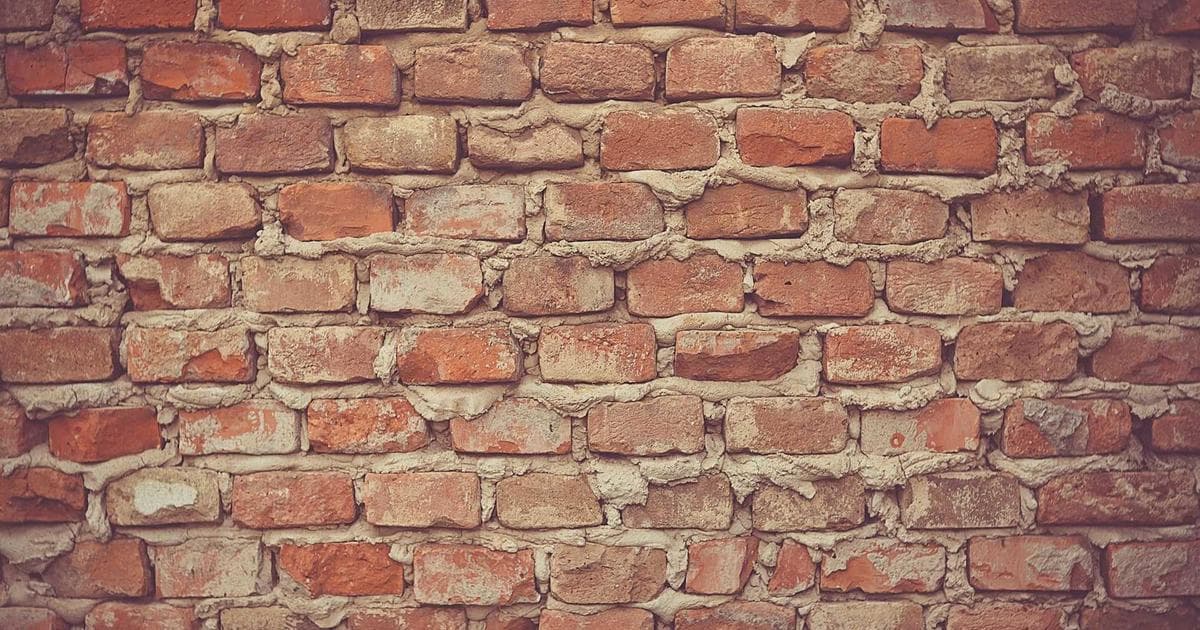 Plain Text vs. HTML Emails: When to Use Each for Maximum Impact