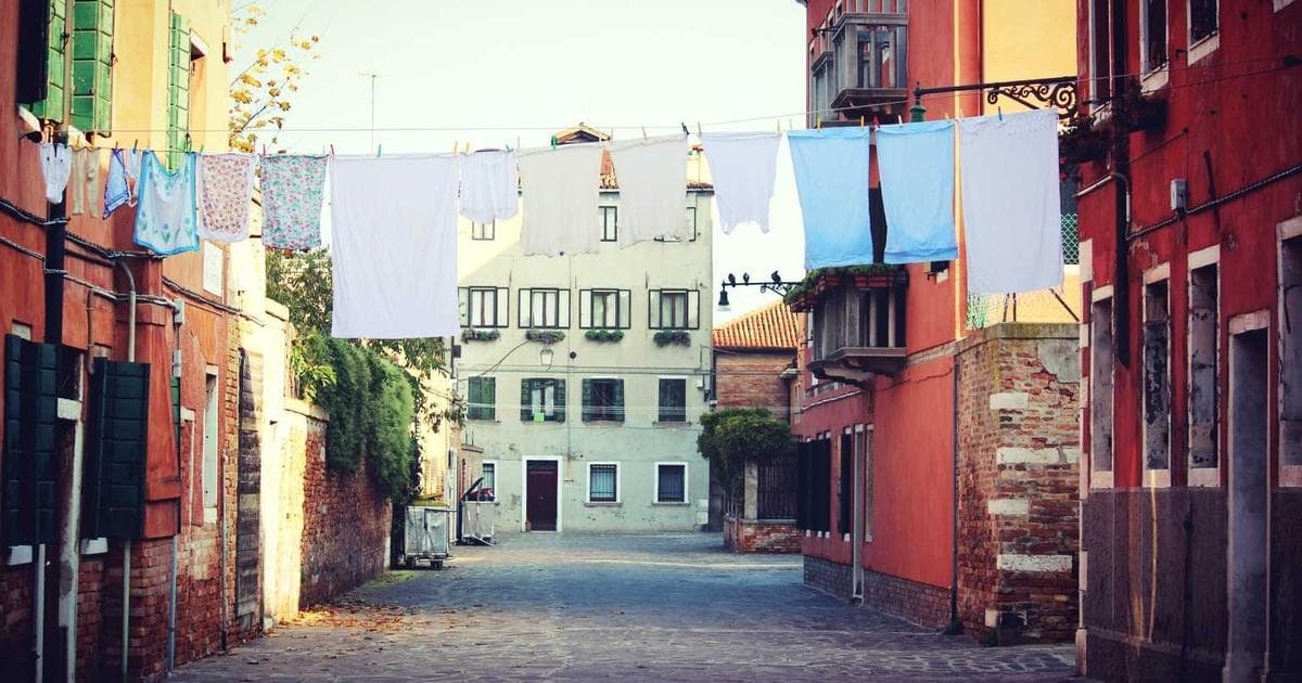 The 'Service-First' Welcome Flow: Moving Beyond the Discount Code